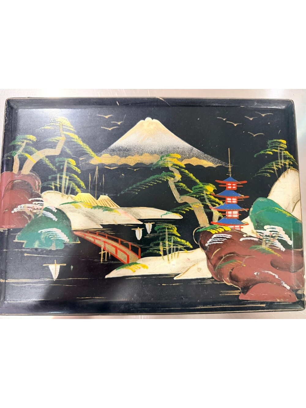 Vintage Japan hand painted lacquer box with Mount Fuji scene